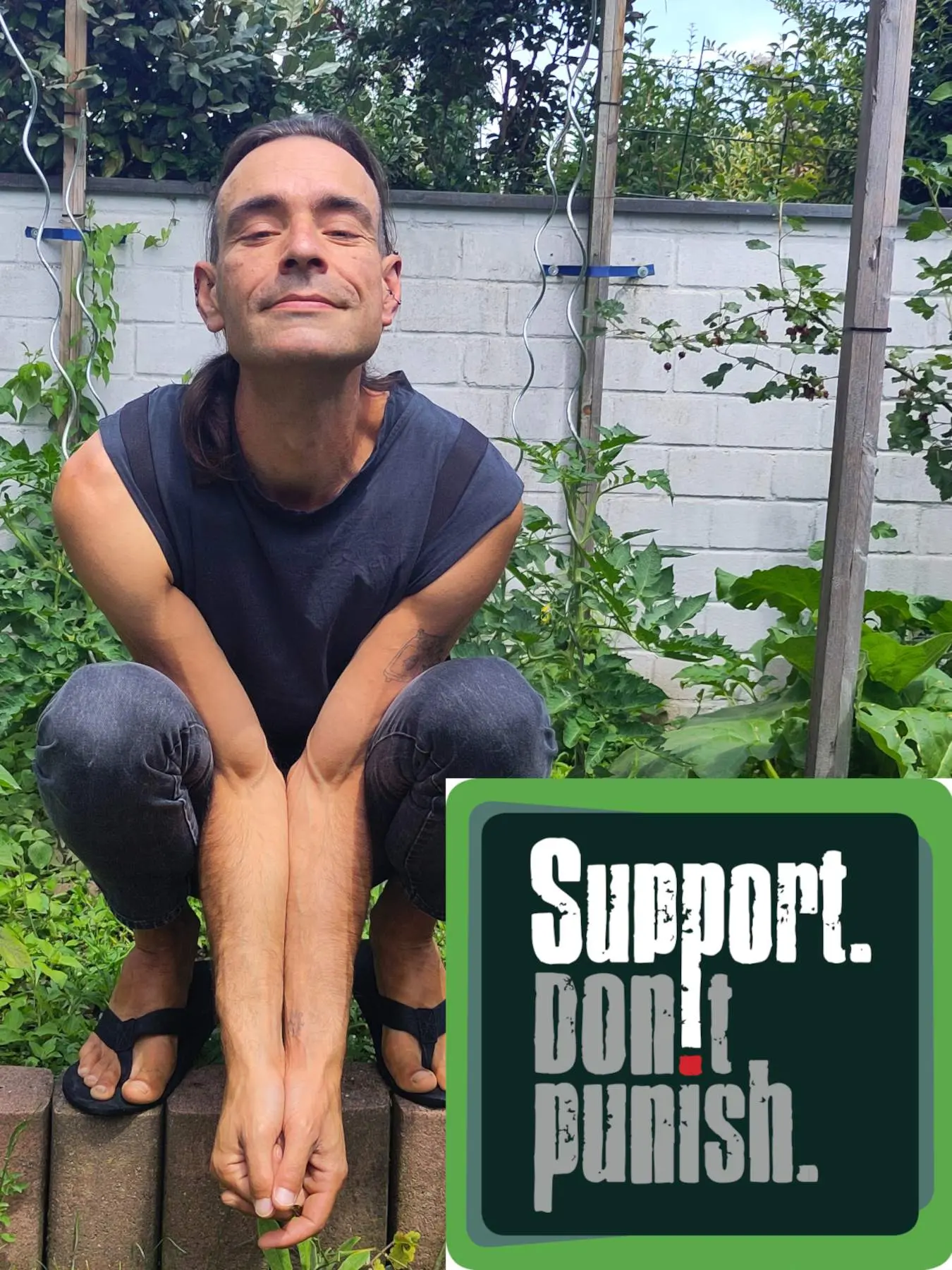 Selfie mit dem Logo "Support Dont Punish"
